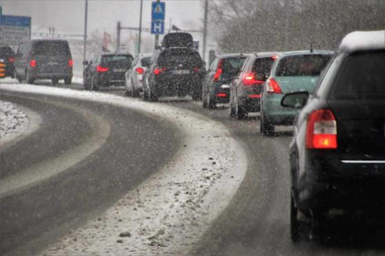 Winterwetter legt Verkehr im Landkreis Grlitz lahm