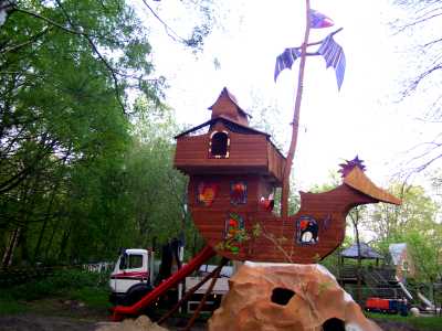 Knstlerische Holzgestaltung im ZOO Neumnster