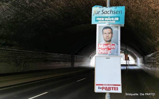 Stimmungsvolle Wahlkampfplakate und ein Kontrastplakat