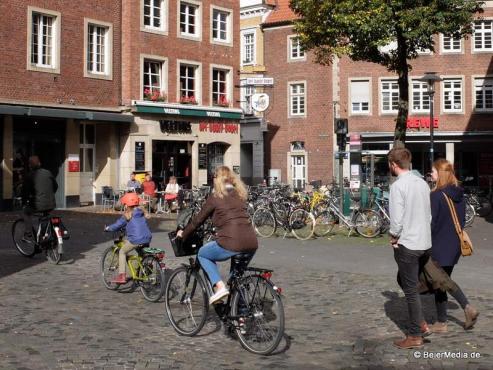 Bild zu Radfahrerlobby spricht von dsterer Lage am Grlitzer Bahnhof