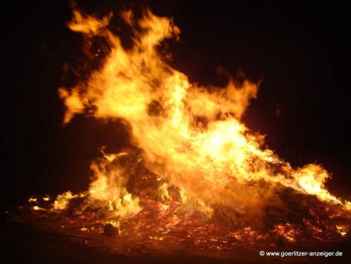 Bild zu Es brennt! Die Grlitzer Walpurgisfeuer 2015